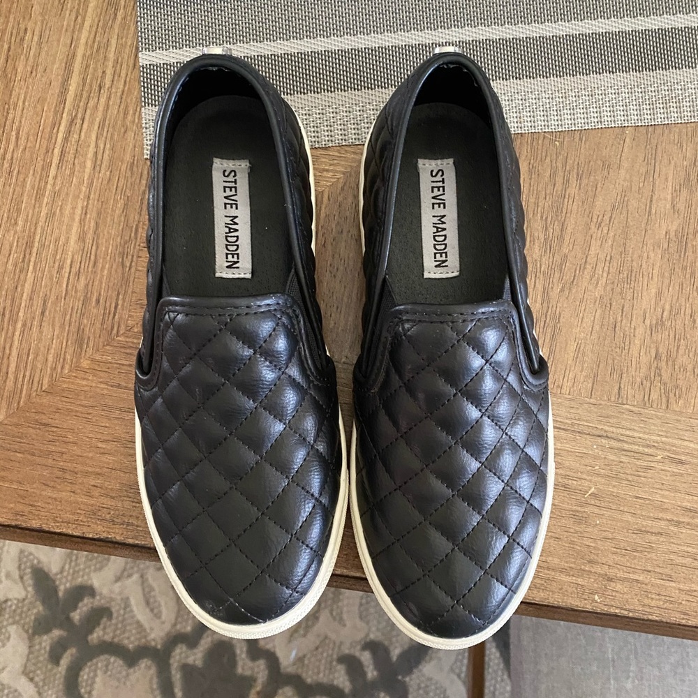 Steve Madden slip on